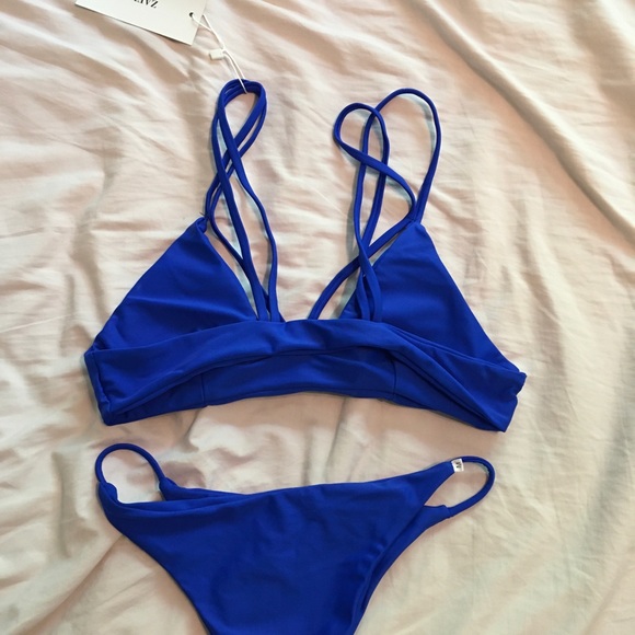 Bikini - Picture 2 of 3